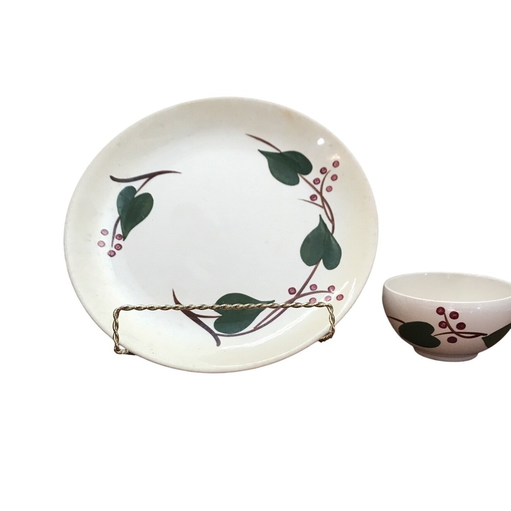 Vintage Cream Plate & Bowl‎ Set, Green Leaves & Red Berries, Decorative